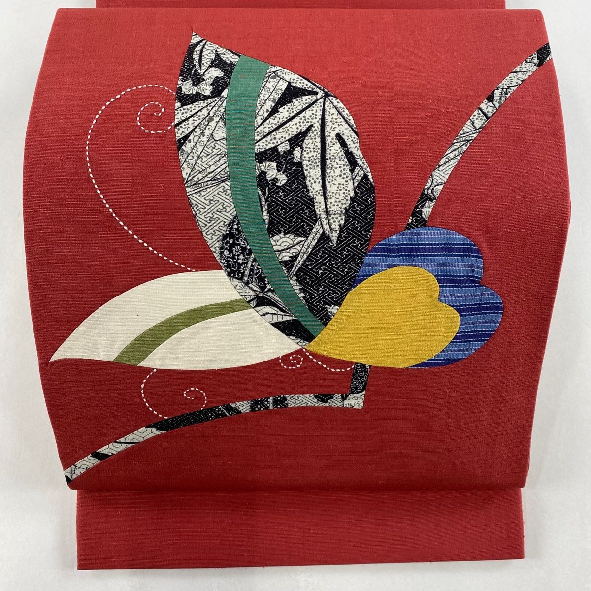 袋名古屋帯 美品 優品 紬地 蝶 小花 刺し子刺繍 切嵌め 茜色 正絹  