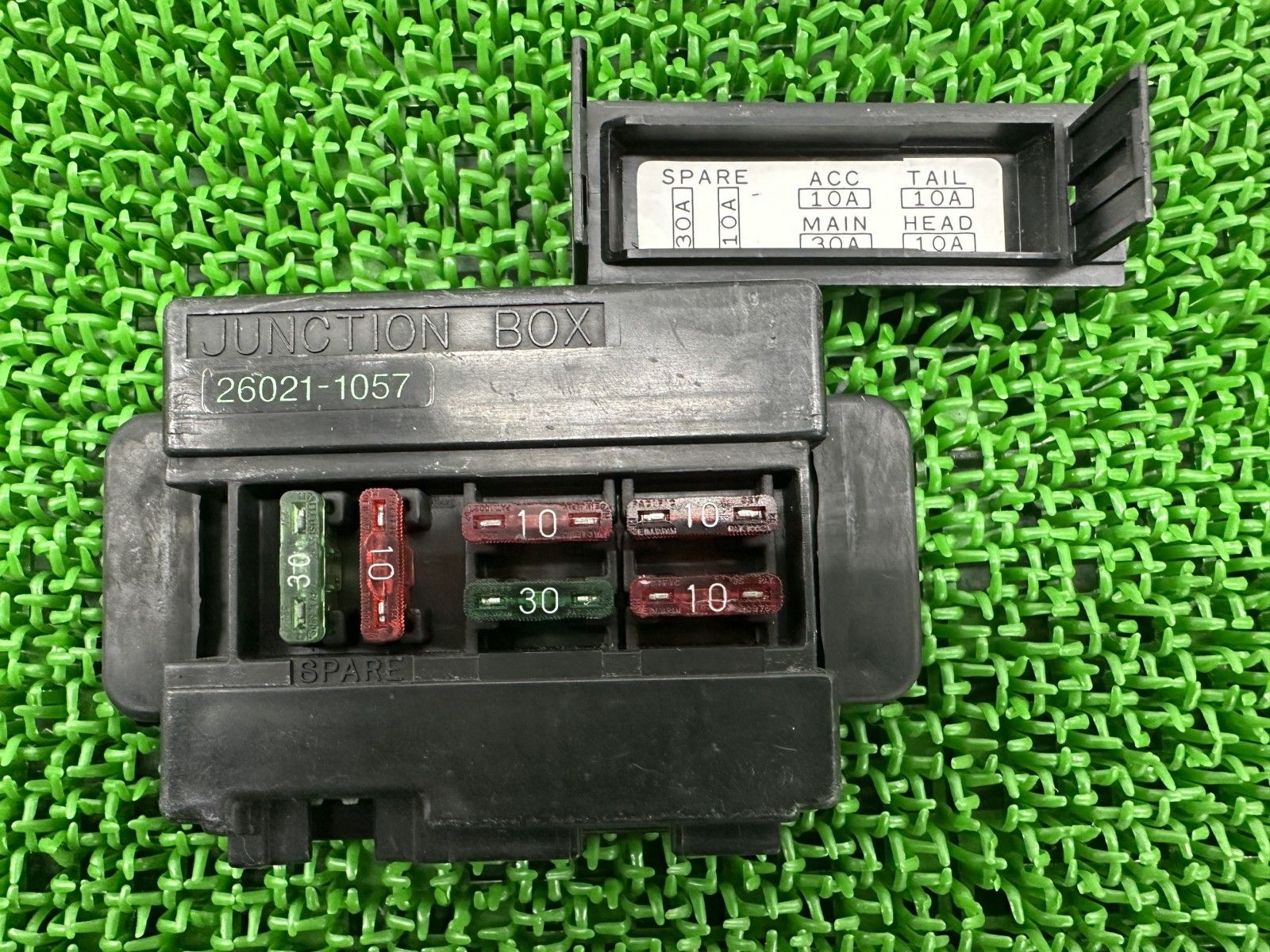 ゼファー400 ヒューズボックス 26021-1057 カワサキ 純正 ZR400C