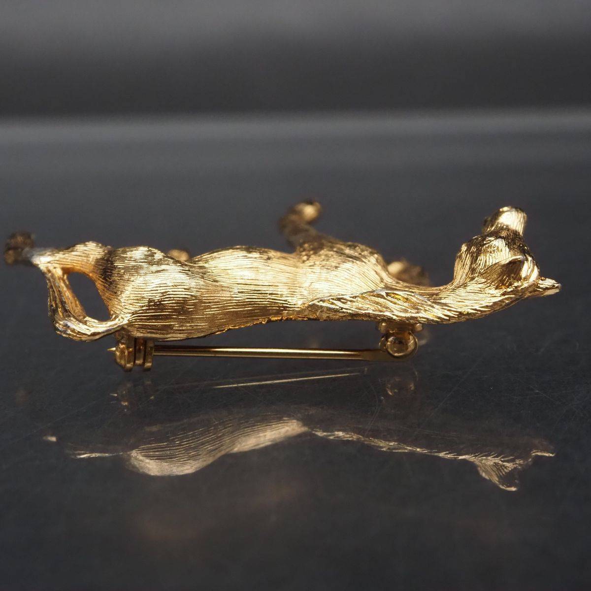 p.design ヴィンテージ ブローチ 馬 Amazon.co.jp: ヴィンテージブローチ 馬のブローチ セミ