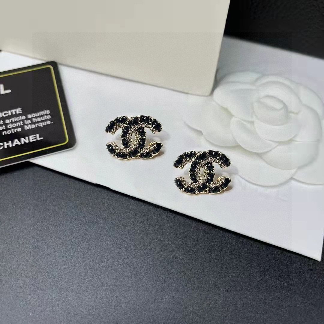 今日特価】Chanel シャネル スワロフスキー クリスタル レザー