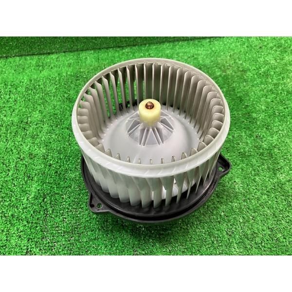 ゆきいい adidas-zx-2k-boost-utility-