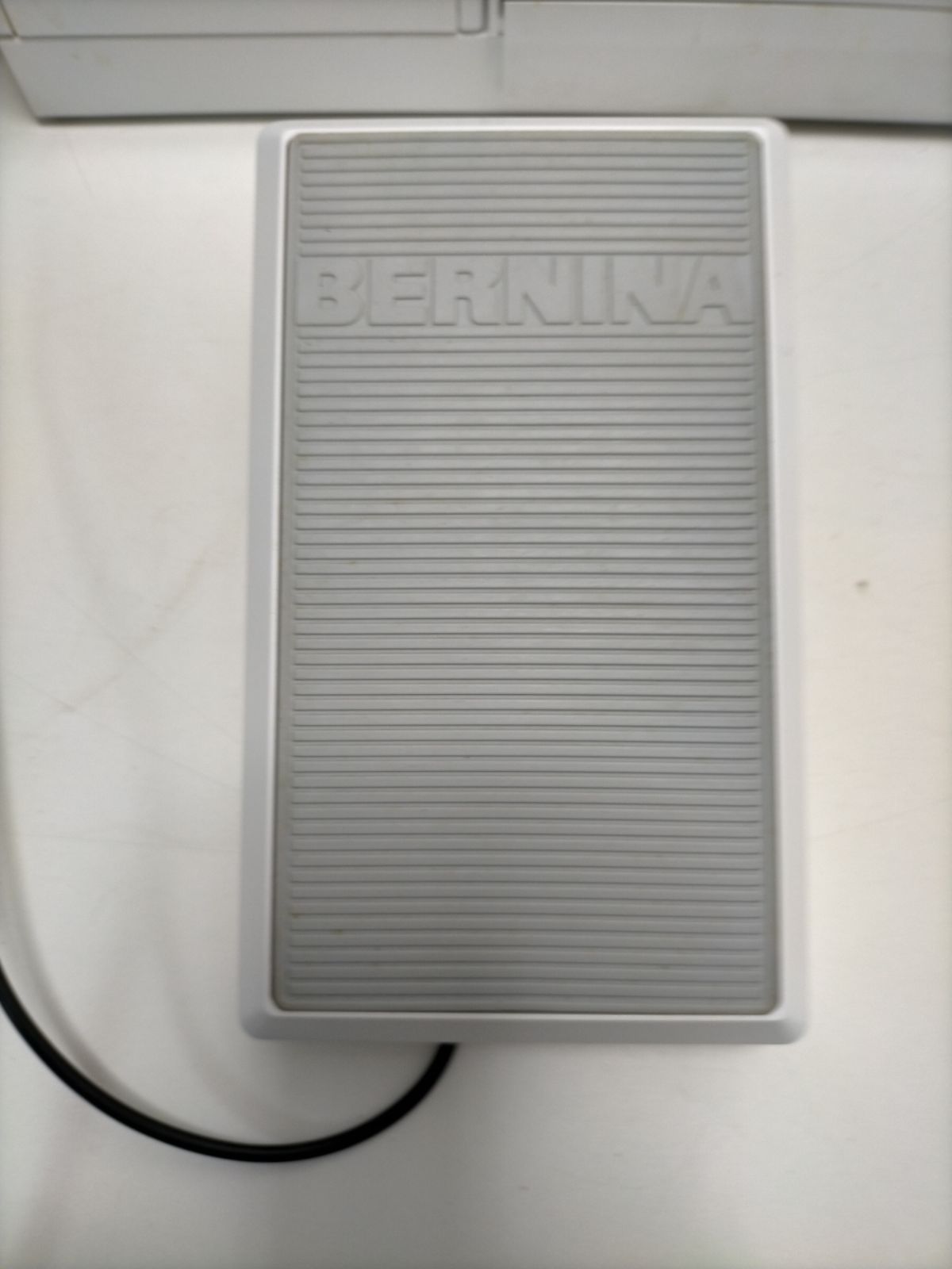 美品・現状品】リッカー BERNINAコンピューターミシン (ホワイト） 170 