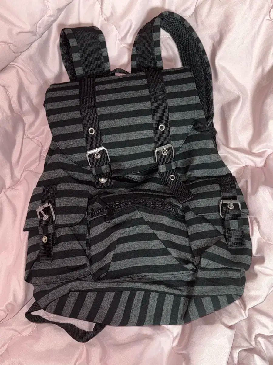 HOゲージスケール車4台(ボンゴバン2台、ブルーバード1台、クリッパー1