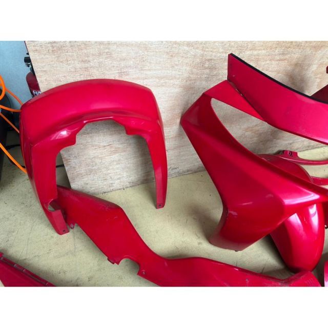 XP 58879 スズキ SUZUKI スカイウェイブ250 タイプS CJ43A-119 外装カウルセット アッパー サイド リア フェンダー 赤