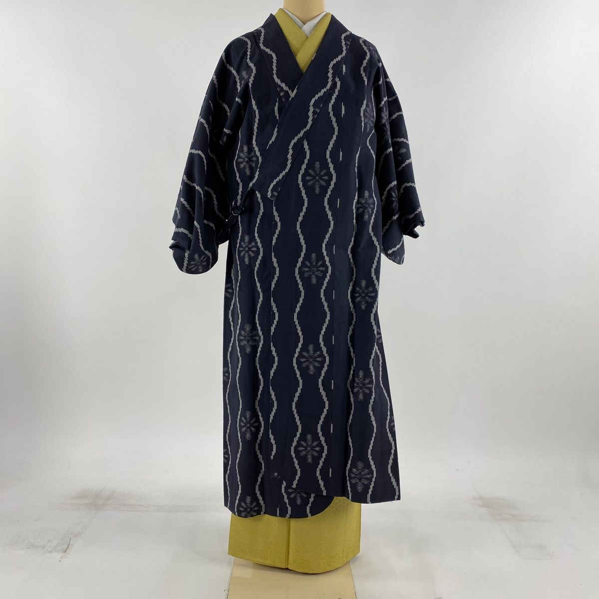 道中着 身丈130cm 裄丈65cm M 和装コート 着物衿 幾何学 青灰色 正絹  