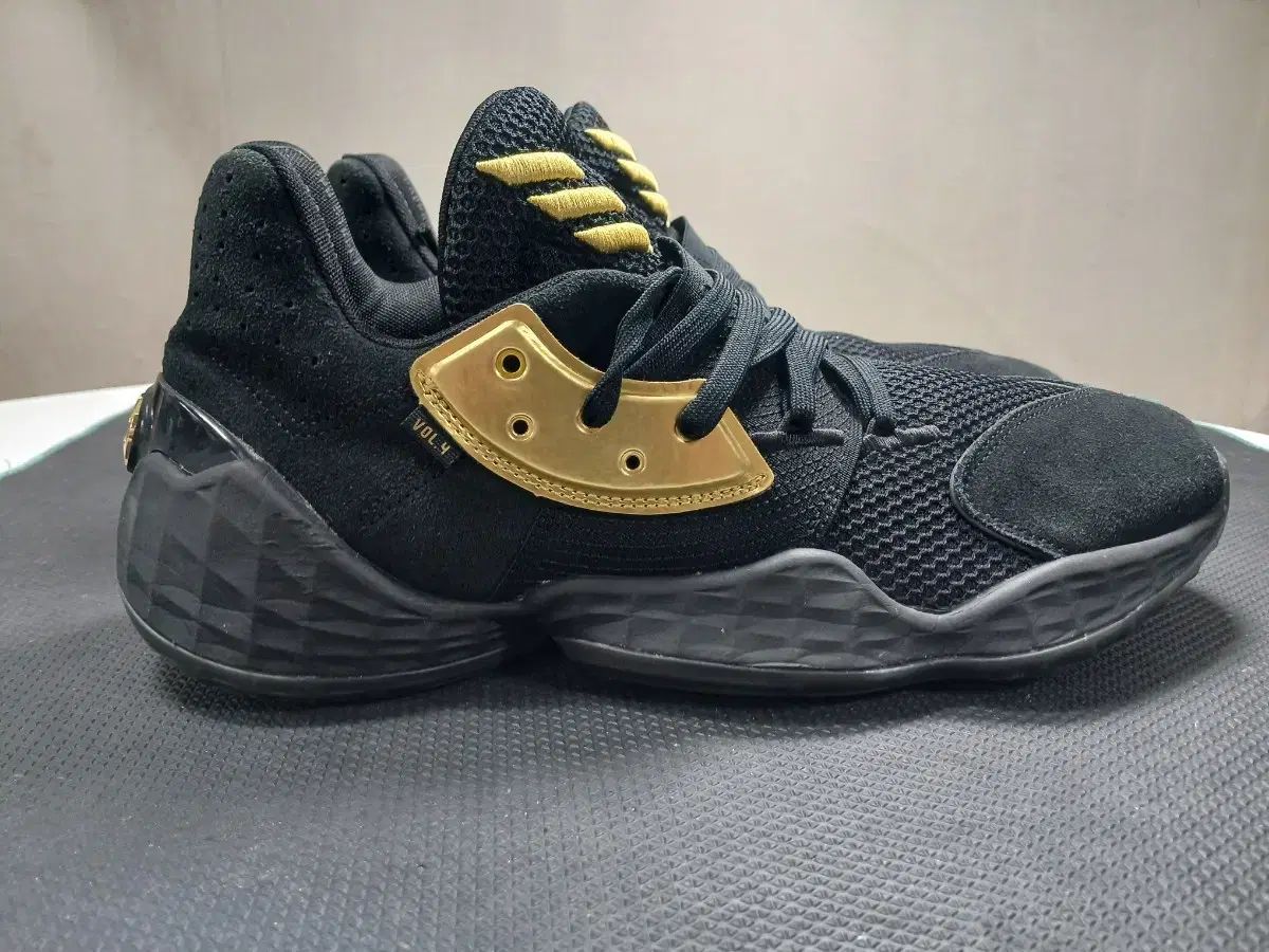 adidas アディダス ハーデン Vol 4 バスケットシューズ 275 290 ありがとう