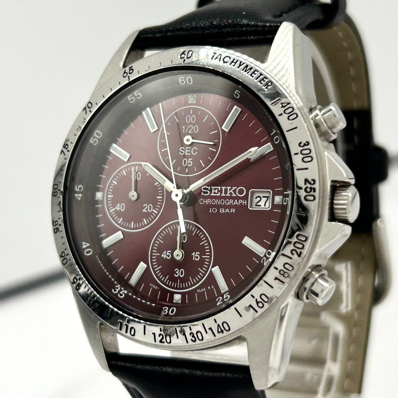 電池交換済 セイコー SEIKO クロノグラフ 7T92-0DW0 メンズ 腕時計 クオーツ アナログ エレガントなレッドダイヤル タキメーター搭載 デイト機能 ビジネス カジュアル クラシック クリーニング済 G2