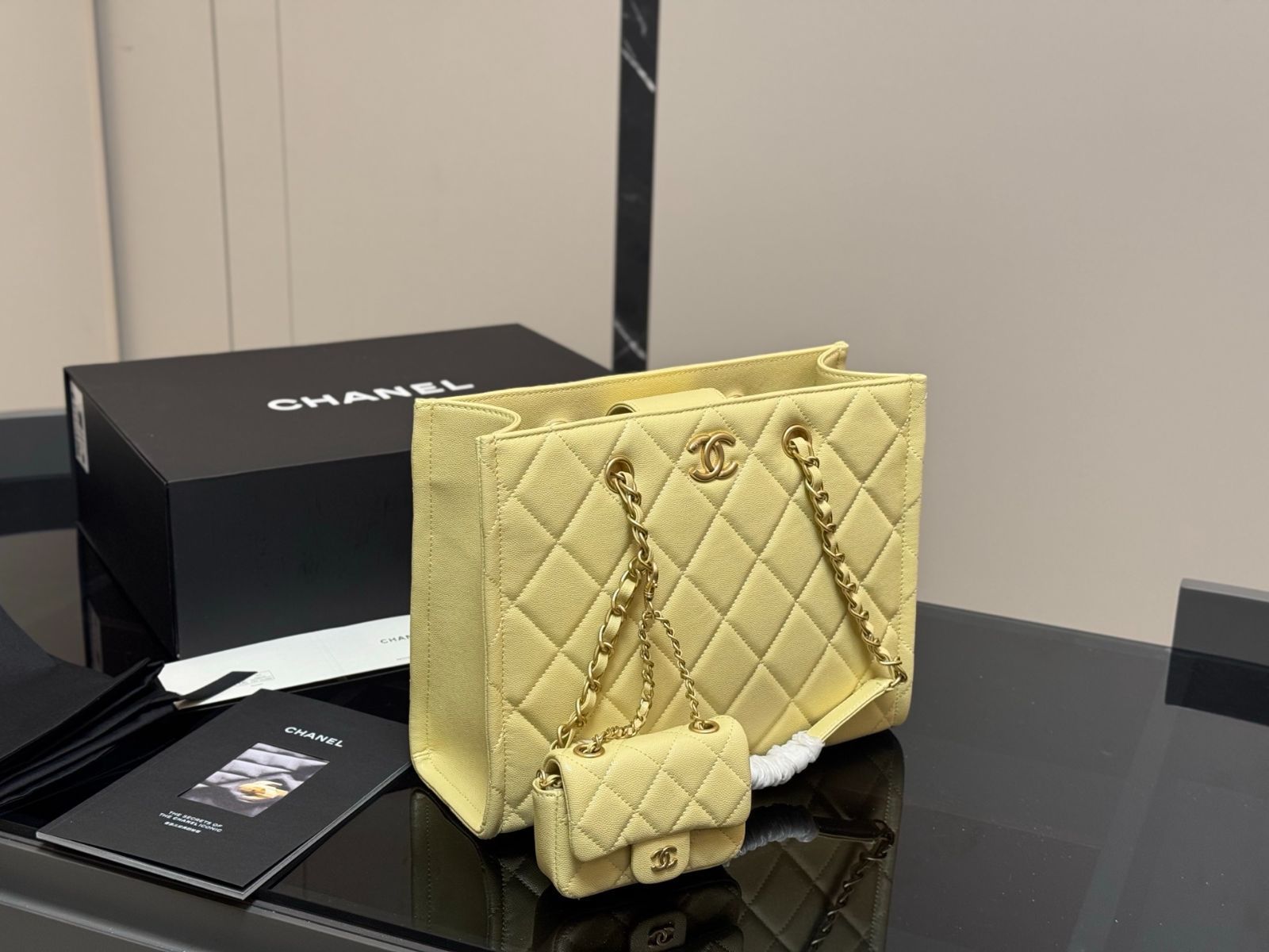 【収納力◎】CHANEL ショッピングバッグトート 今日特価】Chanel Tote Shopping Bag チャネル トート