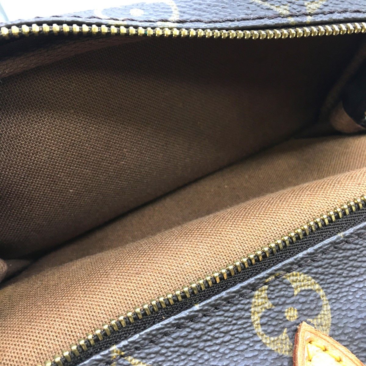 モンスリ ミドルサイズ