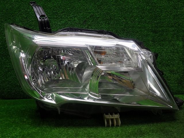 日産 セレナ C26 前期　 純正ヘッドライト左右セット　中古品 日産 セレナ C26 前期 純正ヘッドライト左右セット 中古品 2025年最新