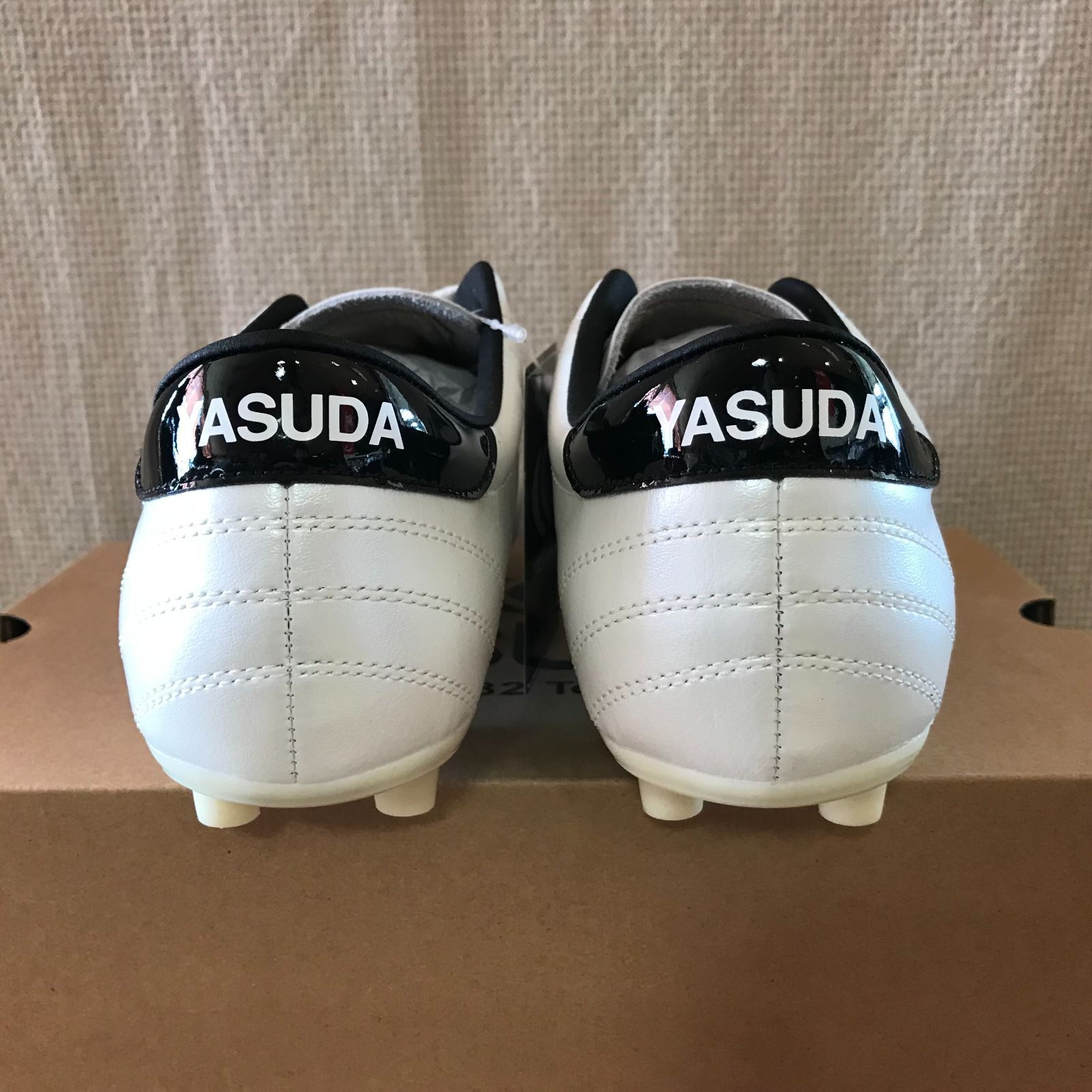 【値引き中】ヤスダ製 リガレスタ Pro-ex 25.5 ホワイト×ブラック ヤスダ リガレスタ PRO-EX (最終モデル）ホワイト/ブラック
