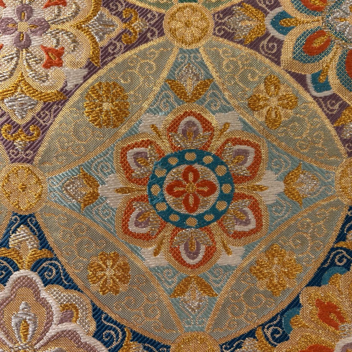 刺繍 六通 袋帯 金糸 正絹 未使用品 袋帯 美品 秀品 七宝 華文 刺繍 金銀糸 紫 六通 正絹 【中古