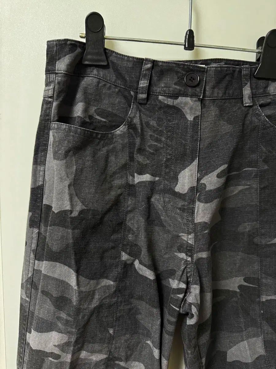 STRING TROUSERS