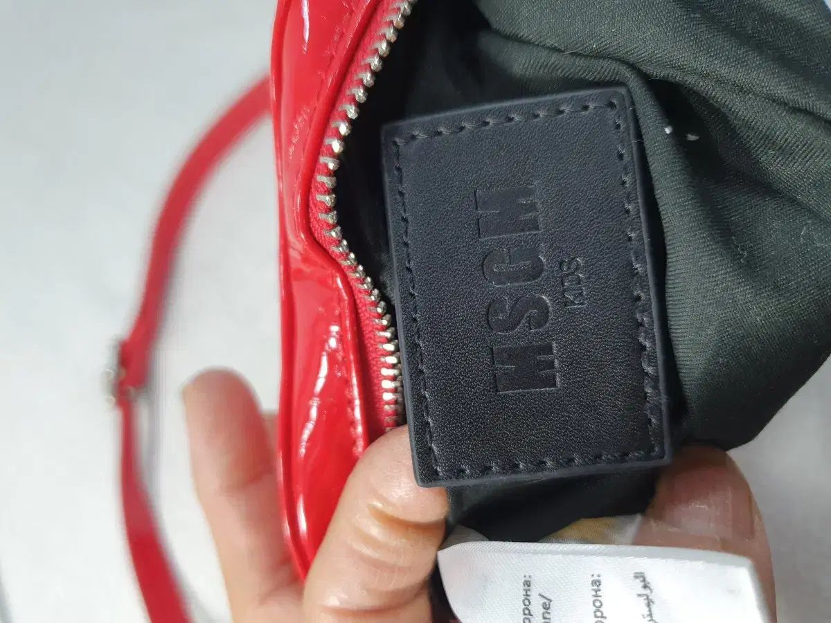 クロスボディバッグ