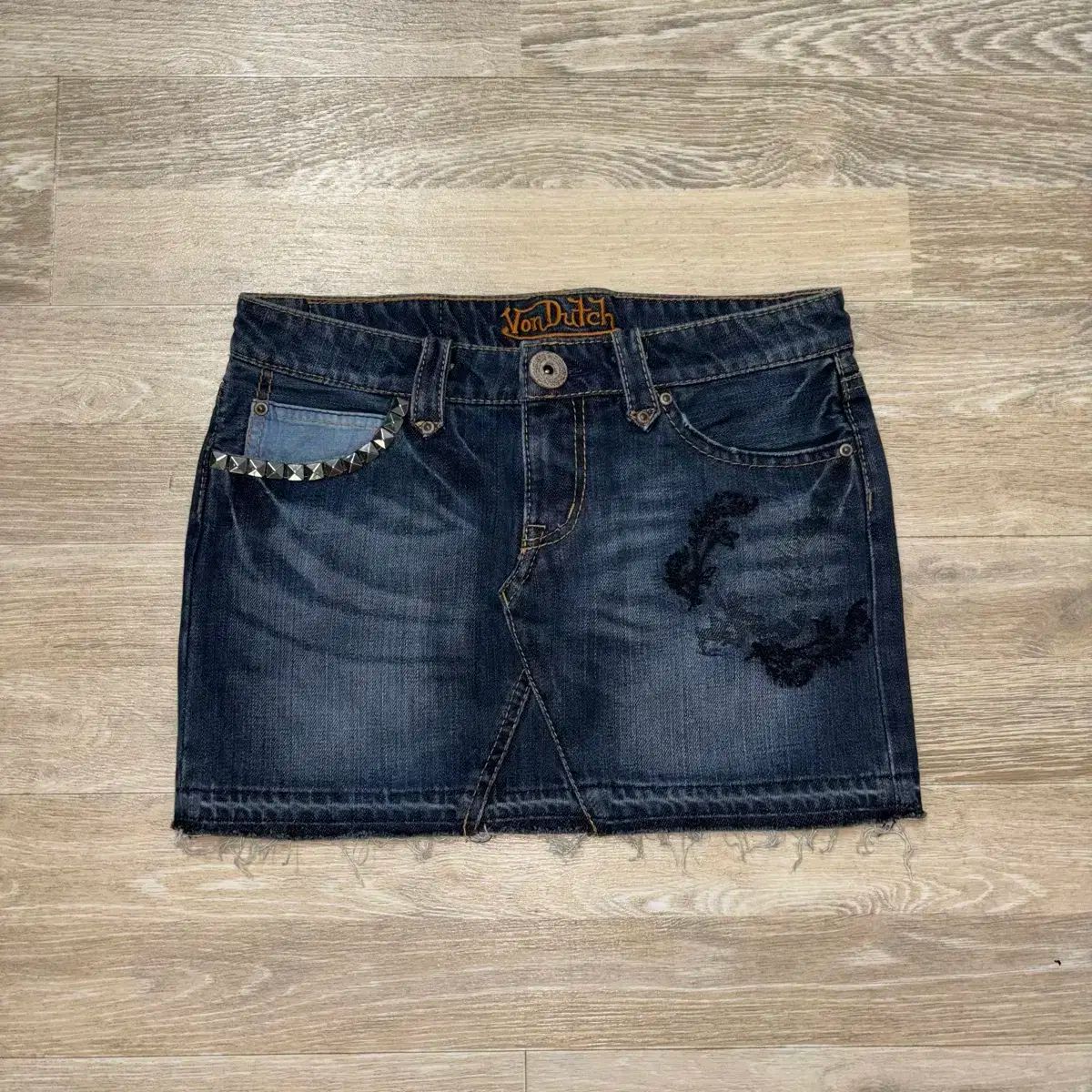 VON DUTCH ボンダッチ デニム ロゴ ミニスカート VON DUTCH ボンダッチ デニム ロゴ ミニスカート (Von Dutch
