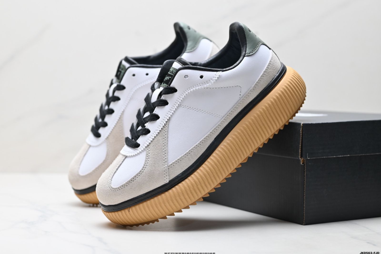 国内即発【Onitsuka Tiger】オニツカタイガー DELECITY 厚底 国内即発【Onitsuka Tiger】オニツカタイガー DELECITY 厚底