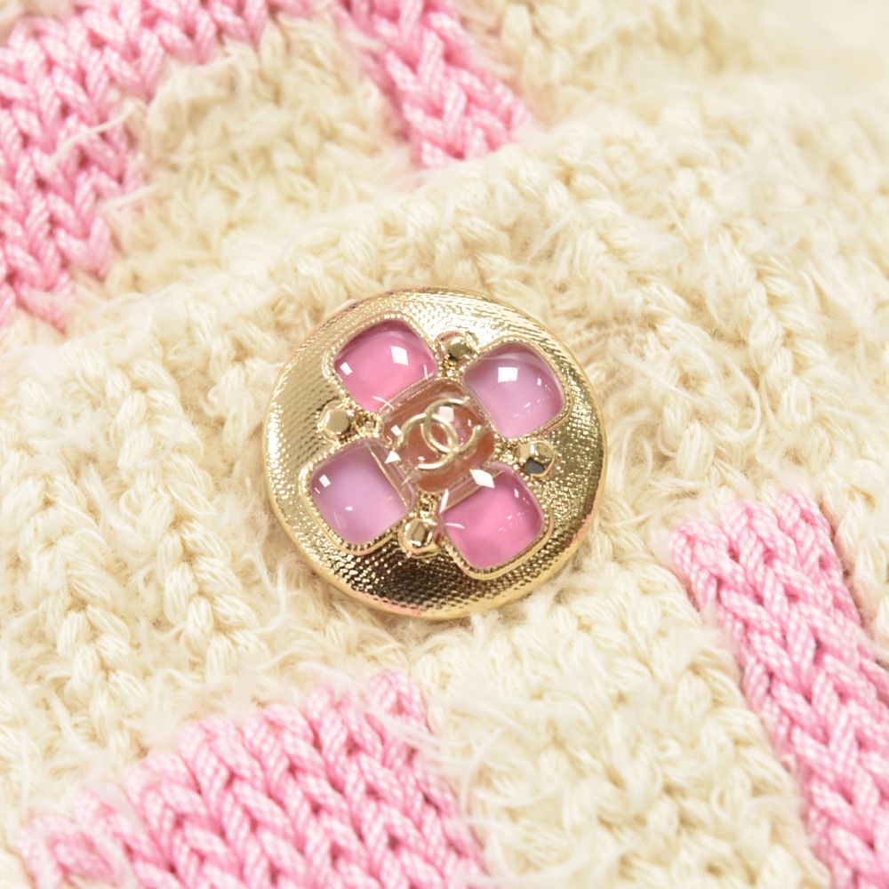 CHANEL(シャネル )のココマーク総柄入りキャミソールとカーディガンの CHANEL(シャネル )のココマーク総柄入りキャミソールとカーディガンの