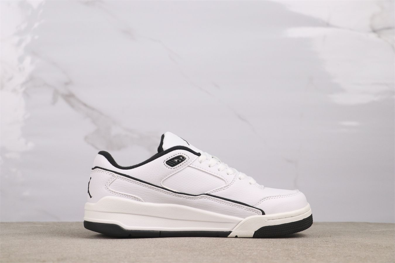 今日 Air Jordan 4 HF3255-100 エアジョーダン 4 ホワイトブラック White Black