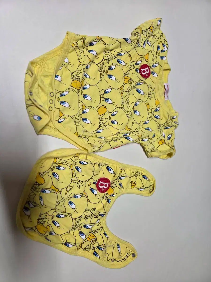 【本物保証】藤田喬平 手吹 ベェニスぐい呑 共箱 栞 白黄色系 金箔挟 ヴェニス 本物保証】藤田喬平 手吹 ベェニスぐい呑 共箱 栞 白黄色系 金箔挟