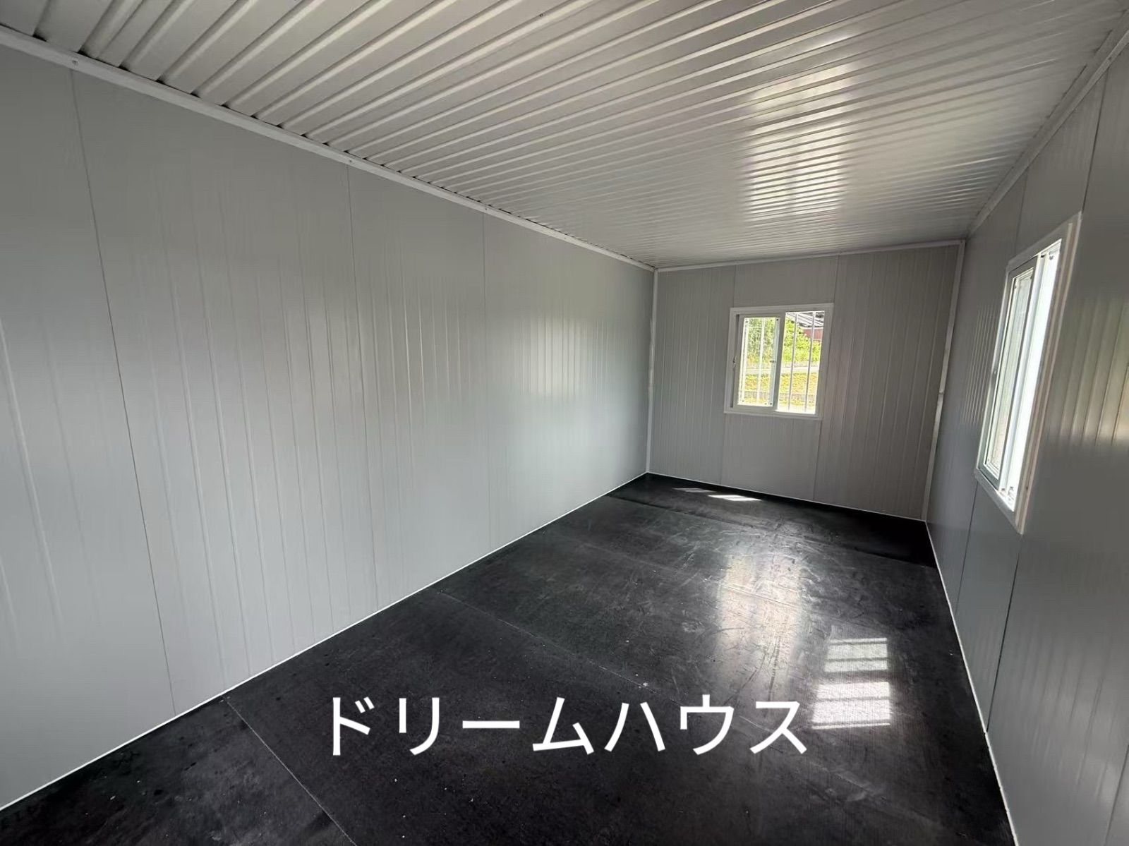 プレハブ勾配屋根付き 2.5✖️4✖️2.8mプレハブ ログハウス 倉庫 事務 