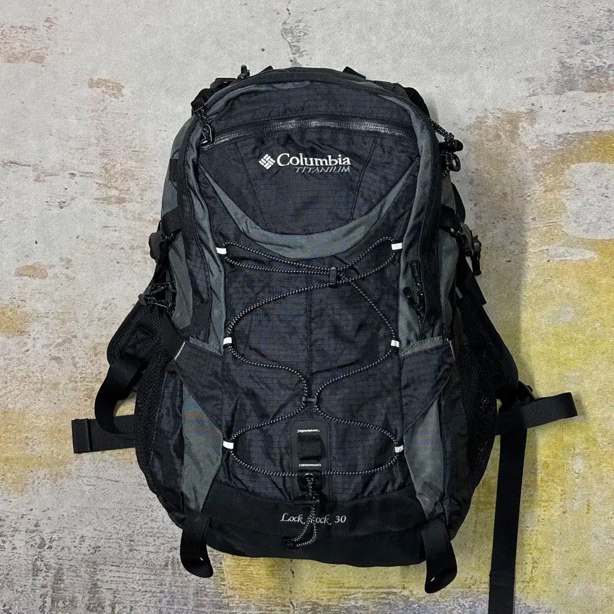 コロンビア ブラック 登山 バックパック 30L