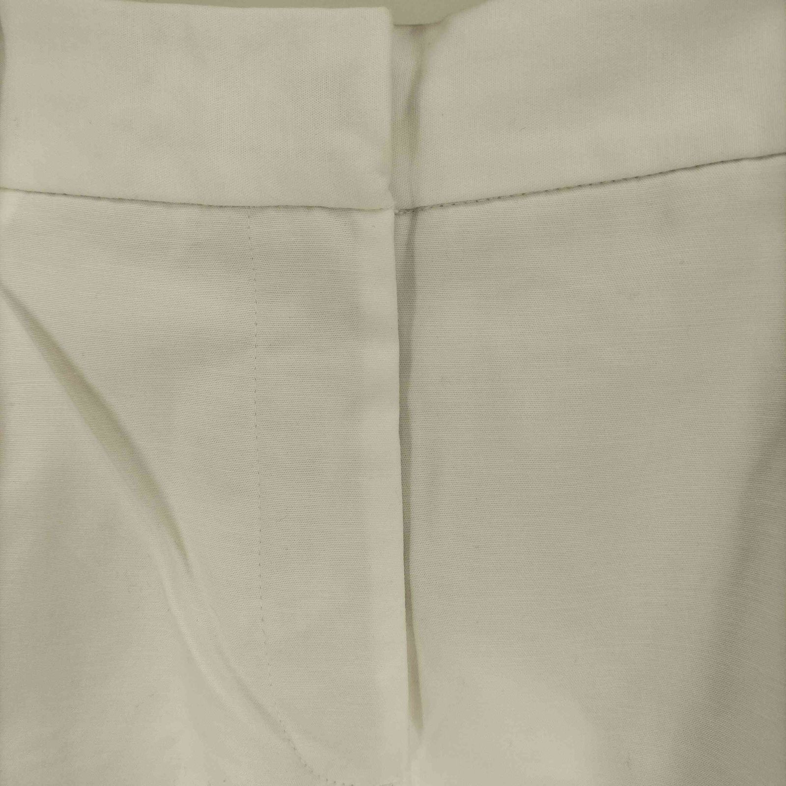 ZARA ベルトディテール ダーツバミューダパンツ 4387/172 ベルトディテール ダーツバミューダパンツ - ホワイト | ZARA