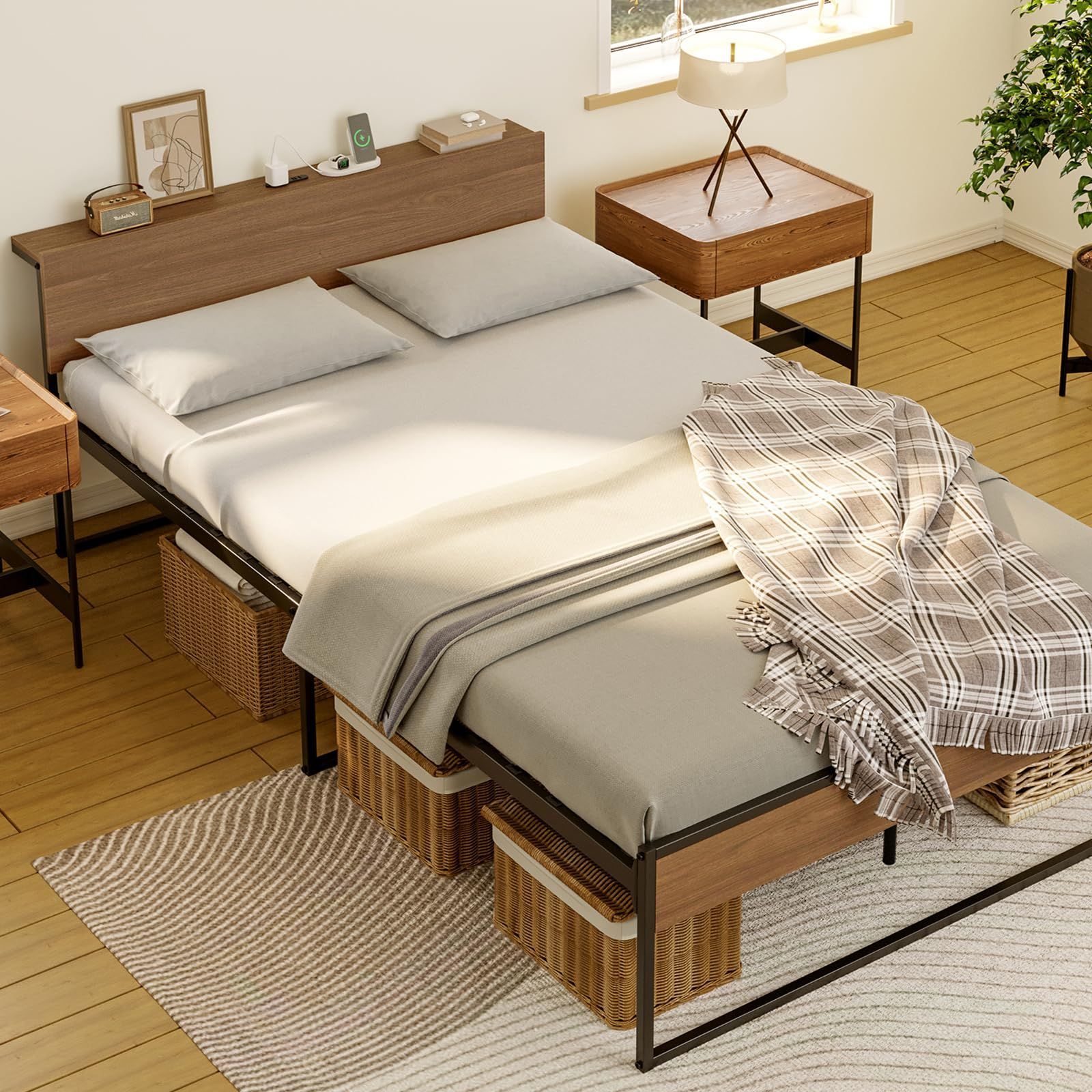 大人気 組立簡単 床下高さ30cm収納付き スチールベッド 高耐荷重 カビ防止 静音パイプベッド アイアンベッド セミダブルベッド 宮棚付き 脚付き ベッドフレーム フレームのみ 2口コンセント 頑丈 ウォールナット×ブラック SINNONAKA