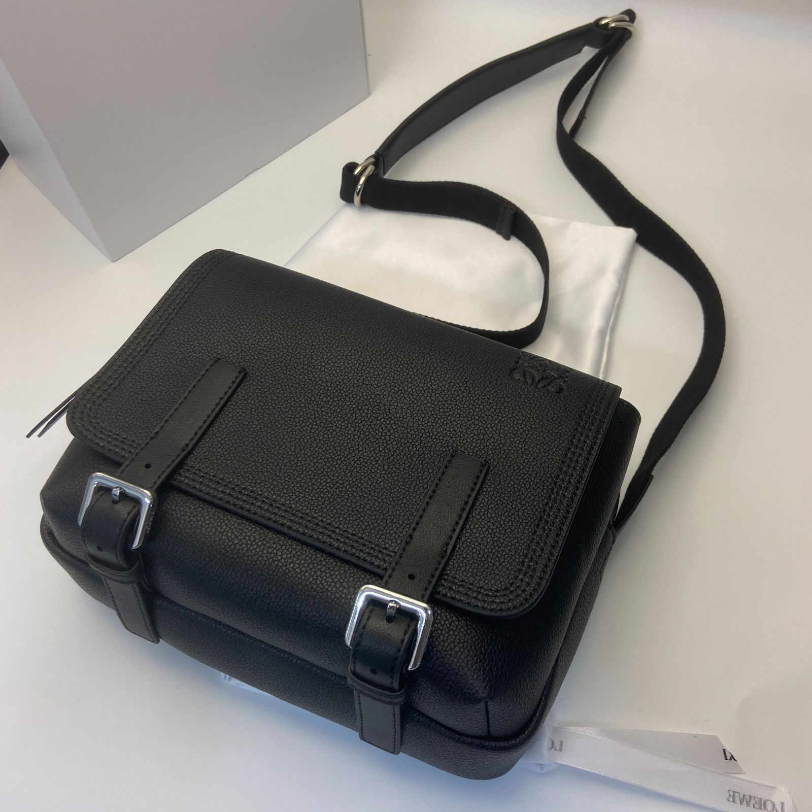 LOEWEロエベ メンズ ボディバッグ ショルダーバック - メルカリ 