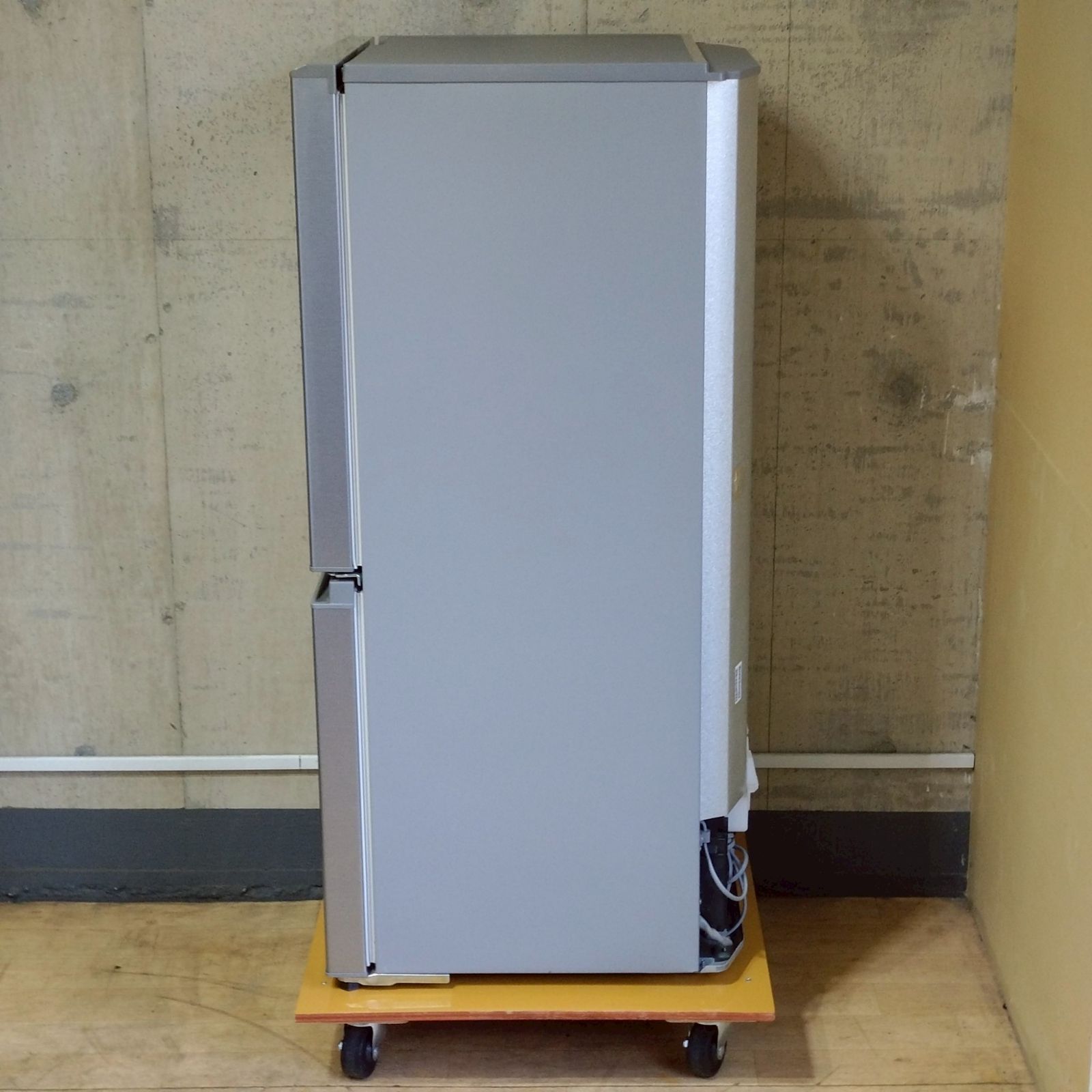 関東一円送料無料】アクア AQUA 2ドア冷凍冷蔵庫 AQR-13K 126L