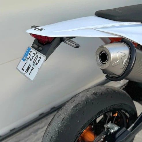 F3D ナンバープレートホルダー オフロード 受注製造 BRIGHTFACE_UK