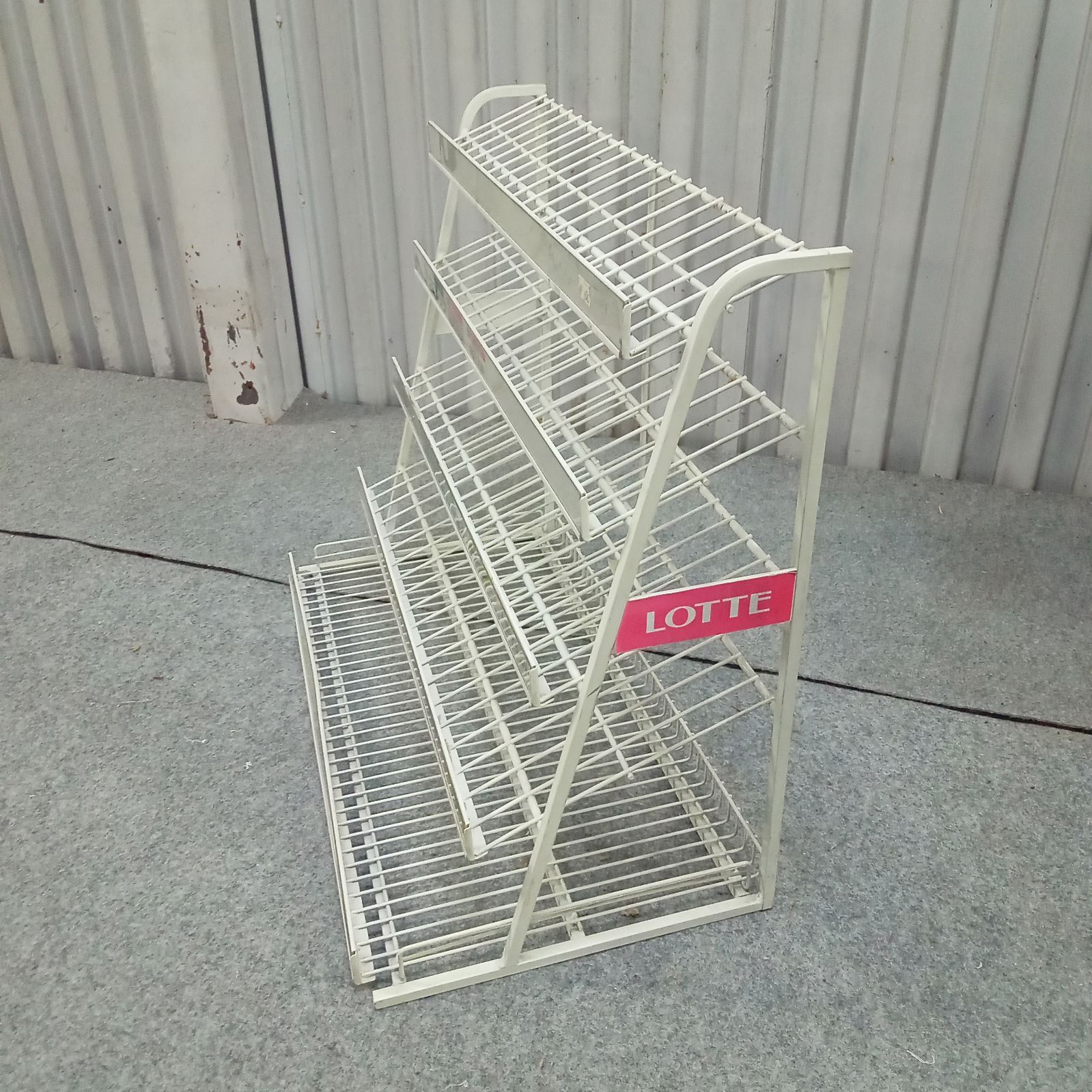 陳列棚（大）ガム　L0TTE　ロッテ　当時物　昭和　レトロ　什器　販売棚　希少 ◯ 陳列棚 ガム L0TTE ロッテ 当時物 昭和 什器 販売棚 - メルカリ