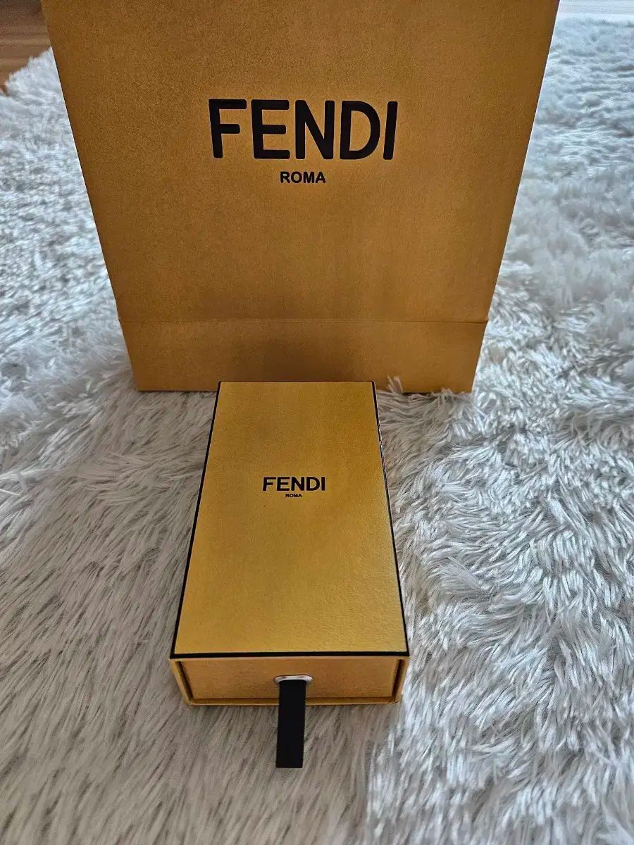 FENDI フェンディ FF ユニバース ツイリー プチ バンド シルク スカーフ