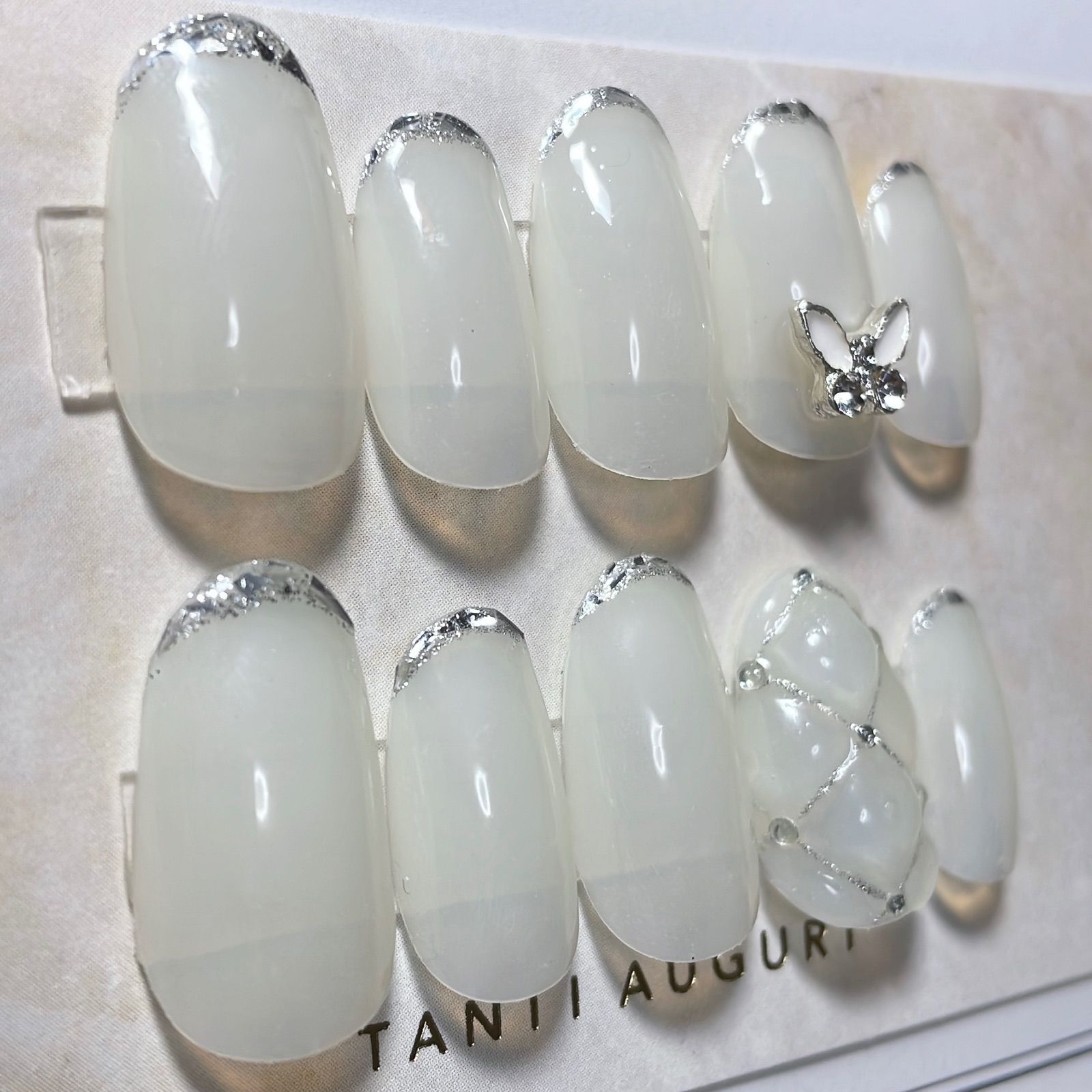 ワンホンネイルチップ 韓国風　キルティング　バタフライ　蝶々　ガラスフレンチ