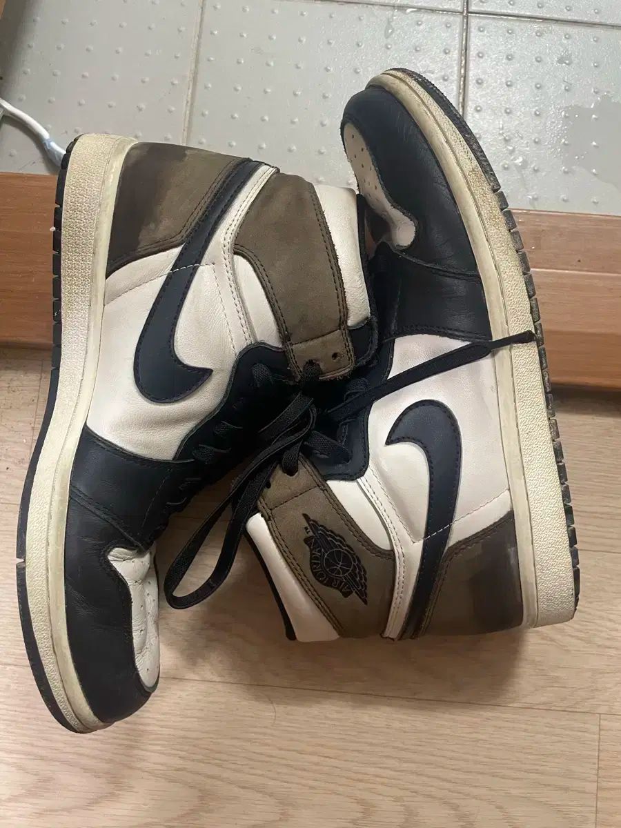 ナイキ エア ジョーダン1 ブラックモカ