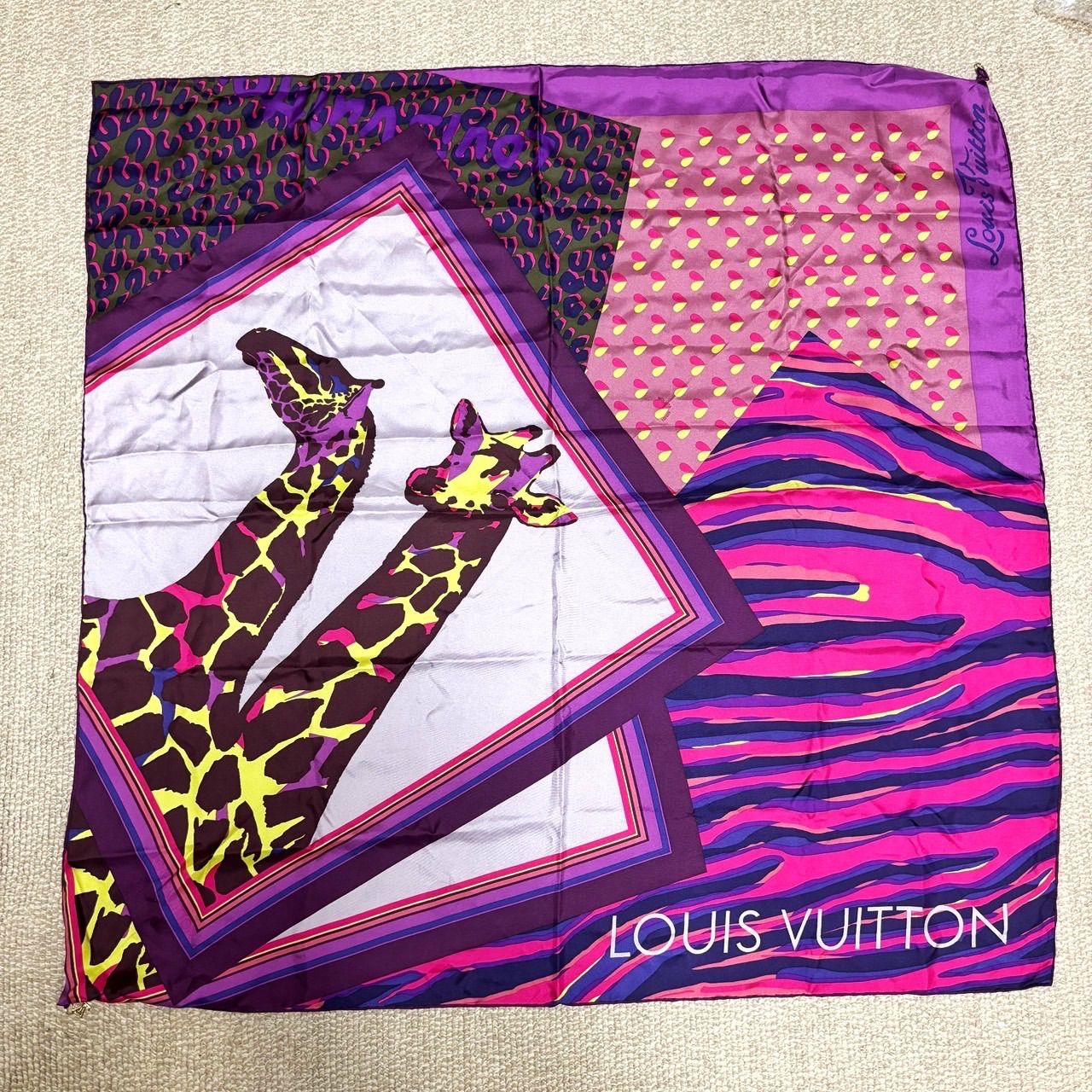 LOUIS VUITTON ☆レア廃盤品☆スカーフ、ハンカチセット☆極美品 LOUIS VUITTON ☆レア廃盤品☆スカーフ、ハンカチセット☆極美品