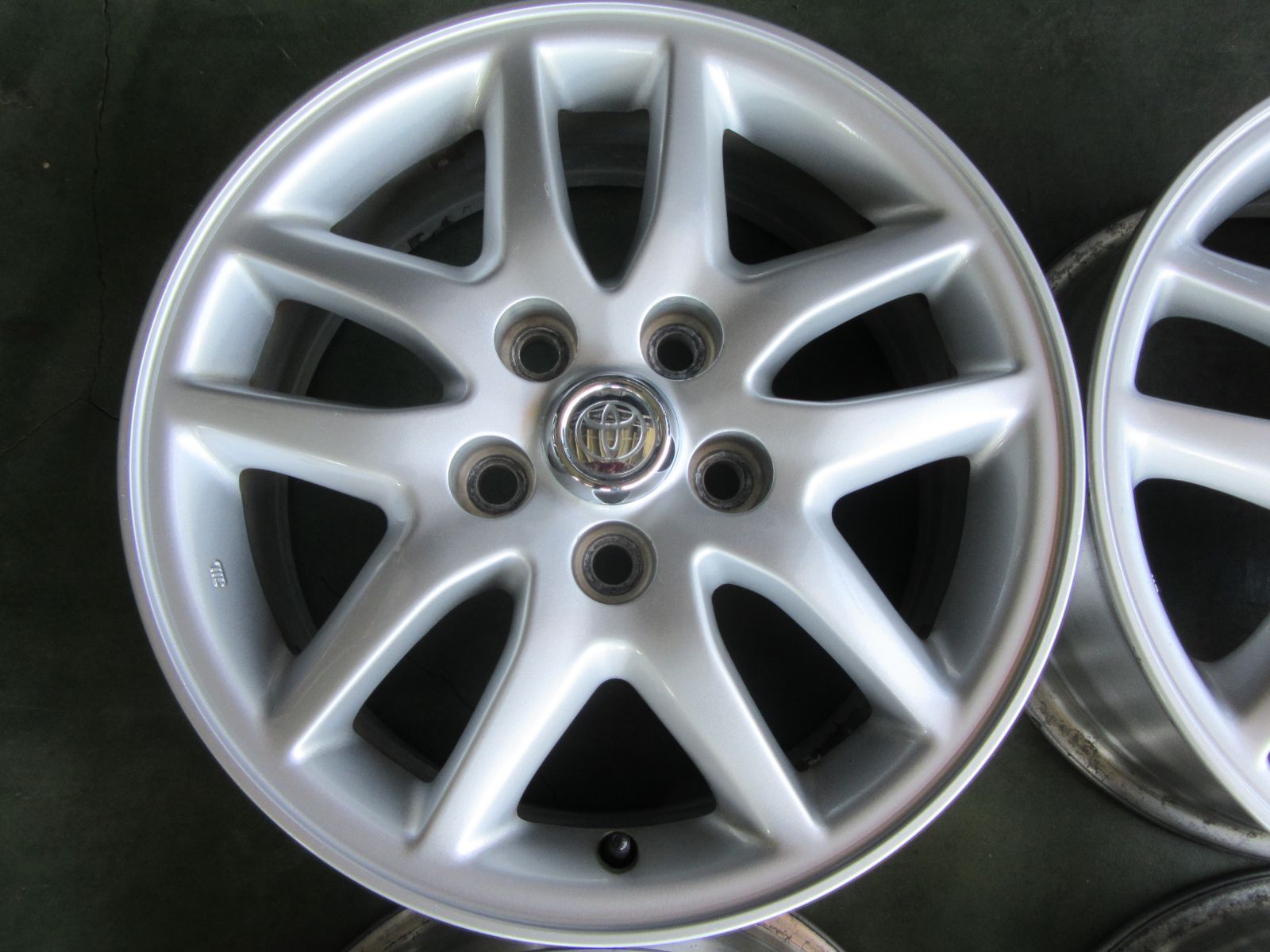 TOYOTA 純正TRD 16インチアルミホイールセットPCD 114.3/5H 2025年最新】Yahoo!オークション -trd ホイール 16インチの中古