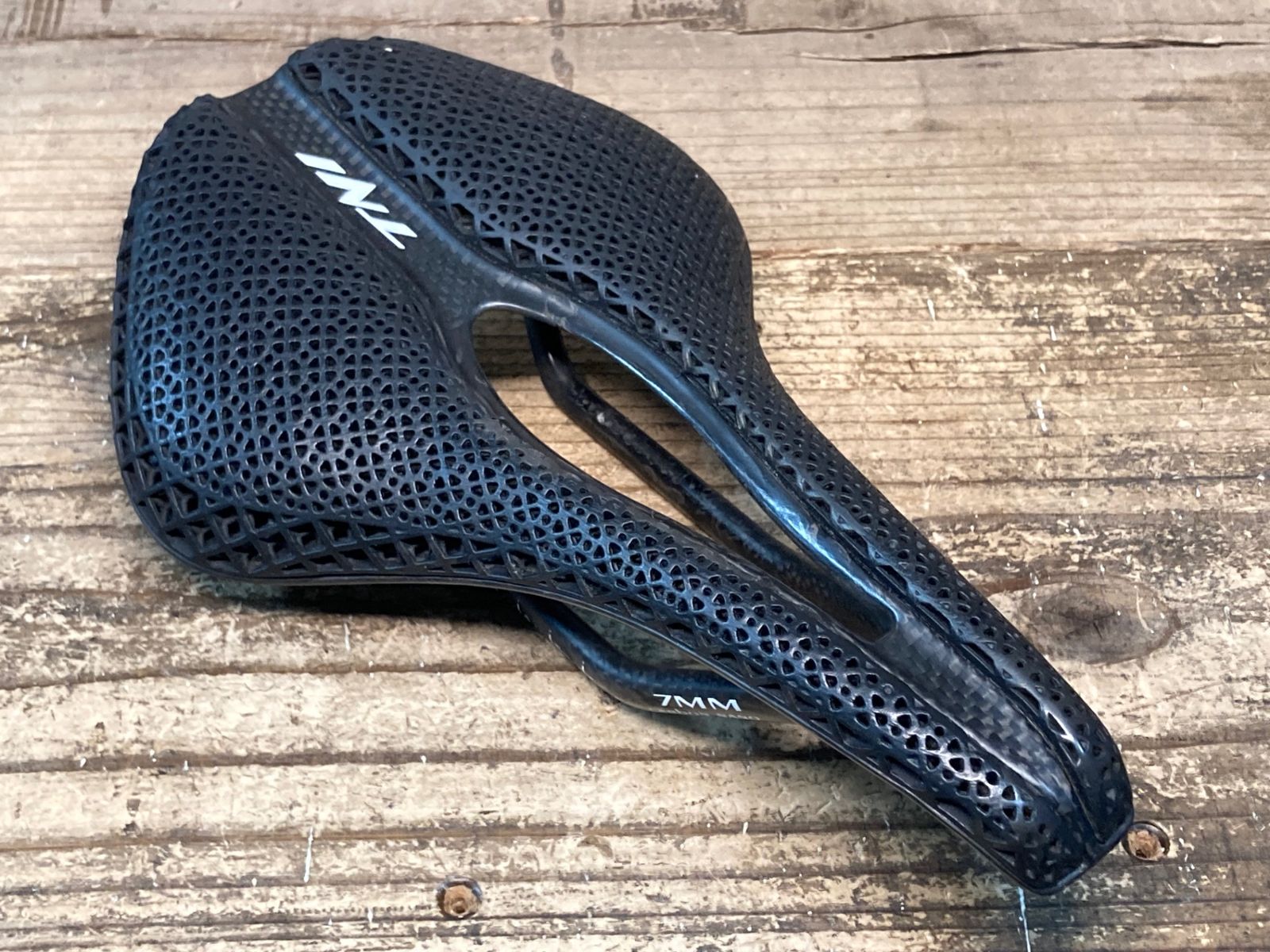 TNI 3D printing カーボンサドル 【公式通販】