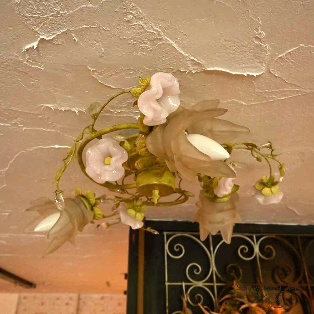 ILA-88 フランスアンティーク フラワーシェード シャンデリア 3灯 ILA-88 フランスアンティーク フラワーシェード シャンデリア 3