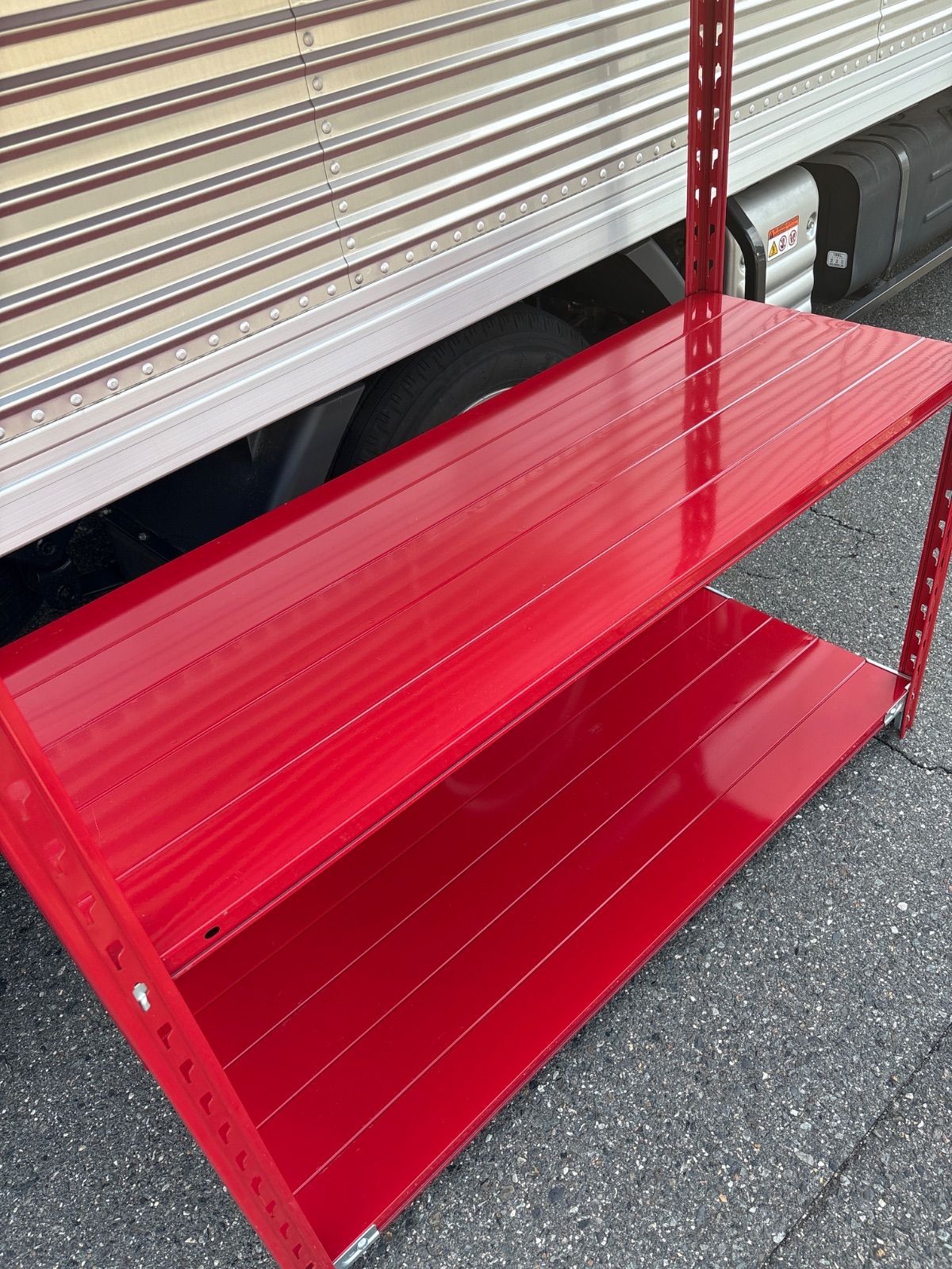 4段軽量スチールラック 鉄製 アイアン 赤 RED ガレージ 収納棚 鑑賞棚 屋外用 屋内用 倉庫前 値引きあり MARWIL-DEMENAGEMENTS_CH