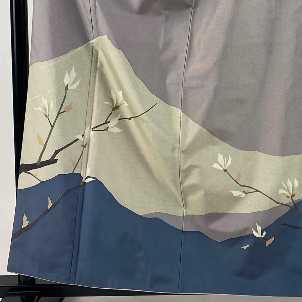 訪問着 身丈160cm 裄丈66cm M 袷 大島紬地 落款 枝花 山並み 灰紫 正絹