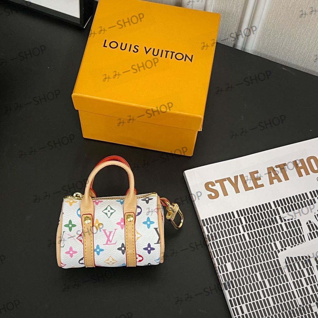 LOUIS VUITTON ルイヴィトン キーホルダー ポーチ アクセサリー ルイヴィトン モノグラム ホワイト