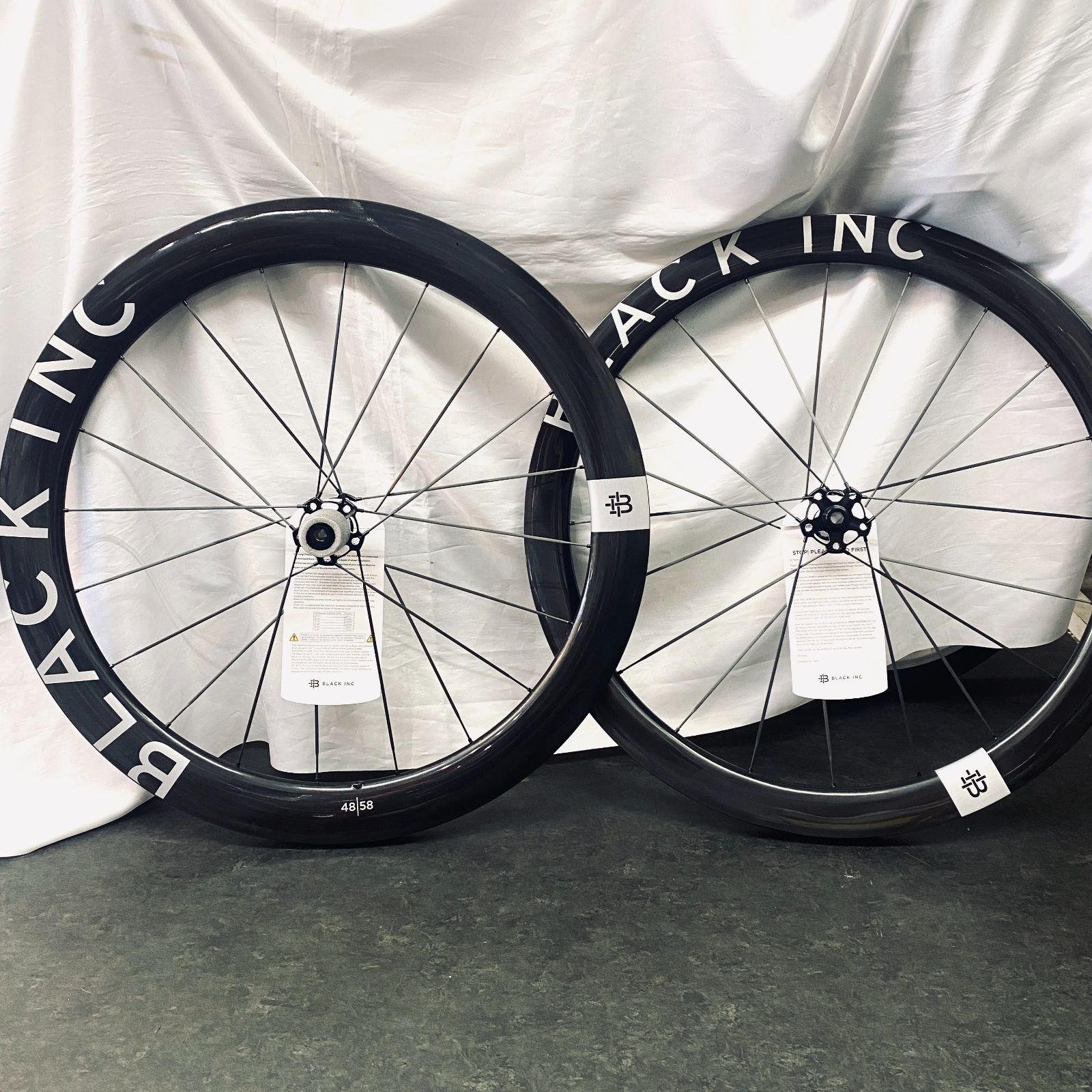 BLACK INC48/58　ホイール前後セット（シルバーデカール）シマノフリー BLACK INC(ブラックインク) BLACK 48/58 ホイール前後セット（シルバー