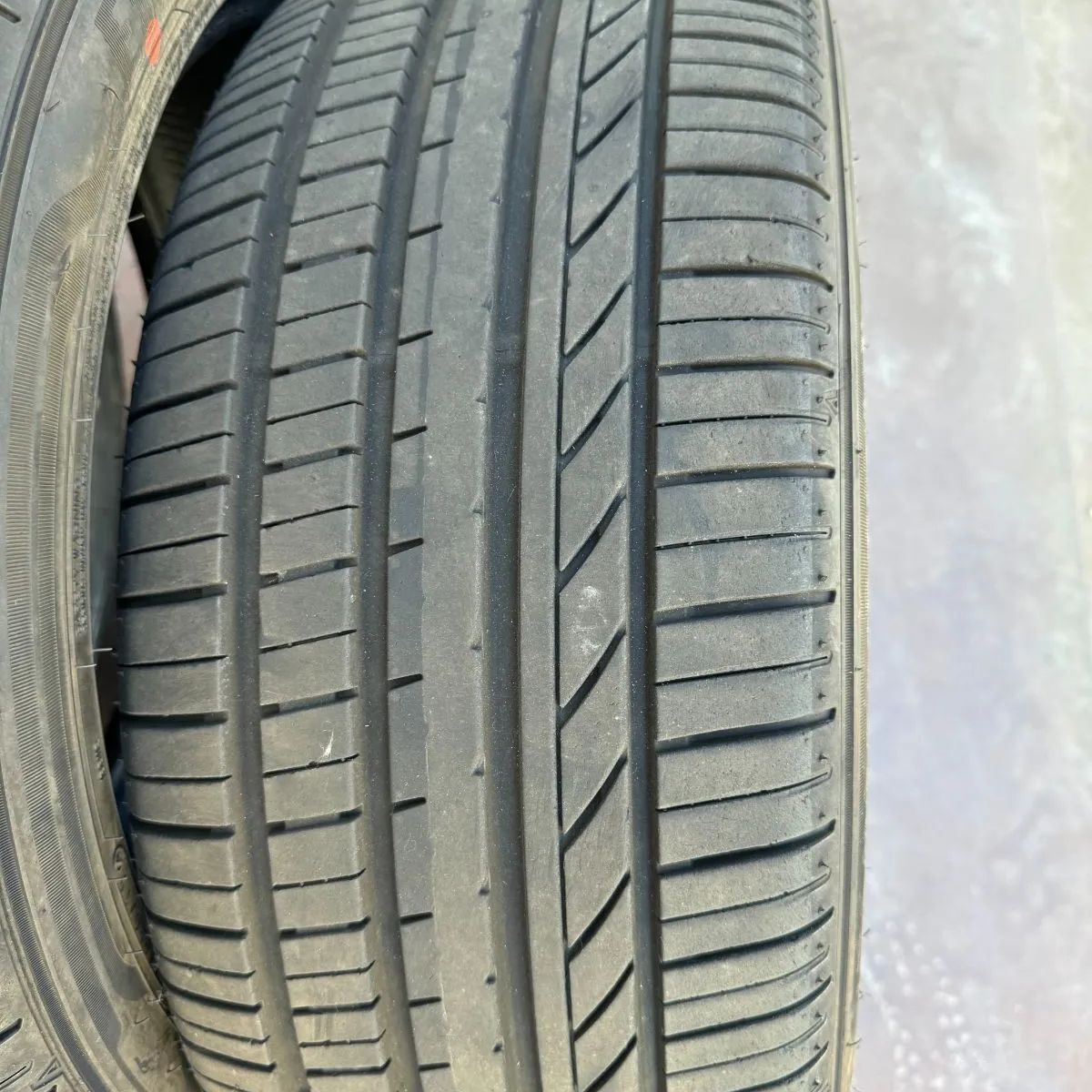 グッドイヤー　225/50R17　中古タイヤ４本セット！