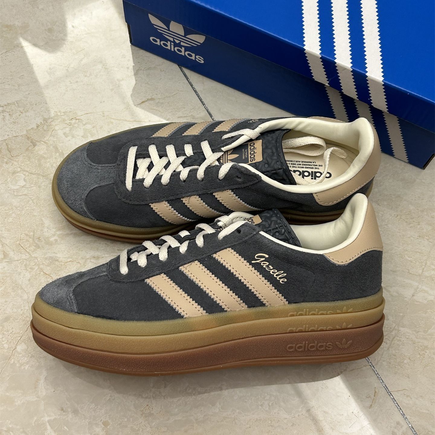 adidas originals Gazelle BOLD厚底板靴レディースグレーブラウン