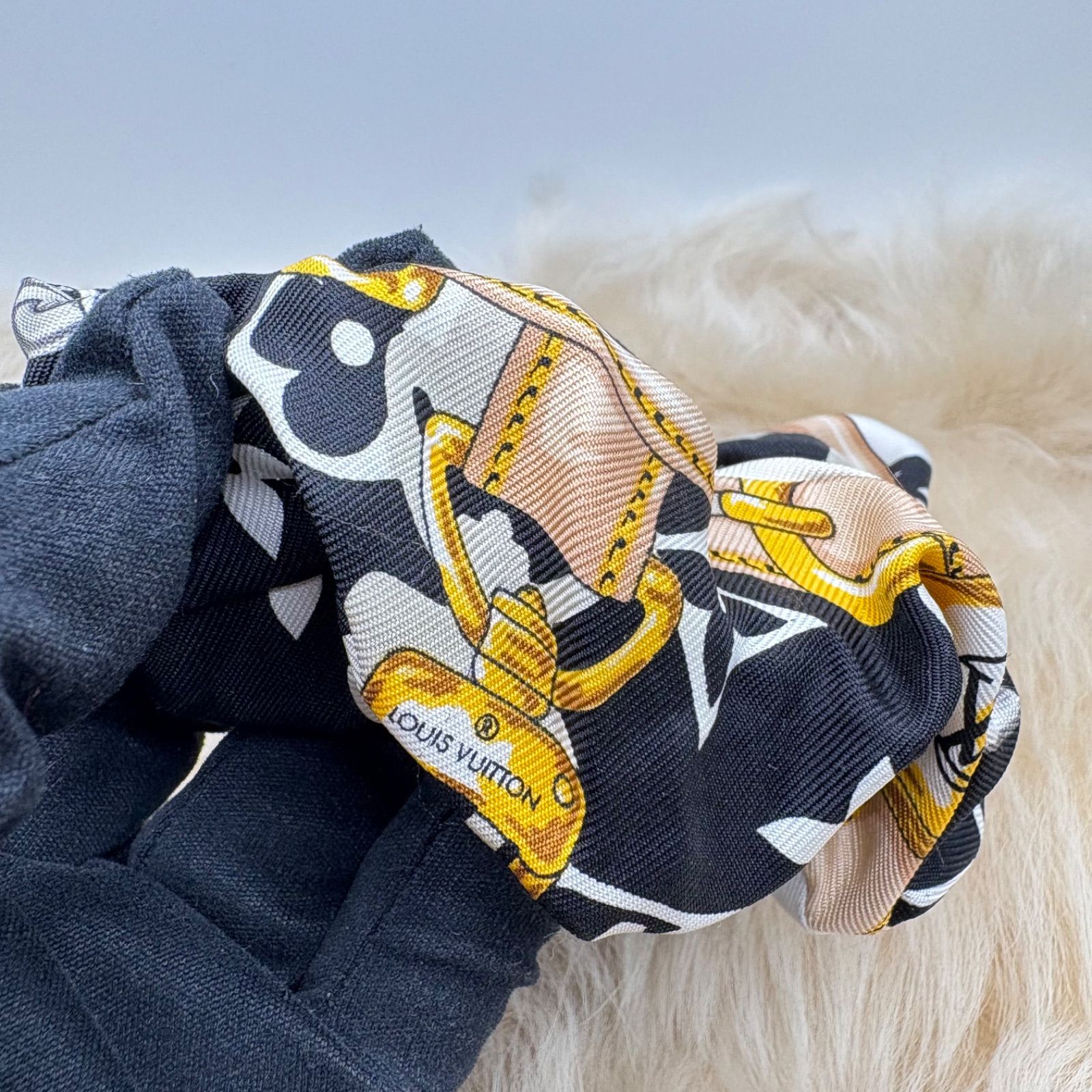 【未使用】ルイヴィトン シュシュ コンフィデンシャル　ヘアゴム　モノグラム LOUIS VUITTON ルイヴィトン コンフィデンシャル シュシュ 髪