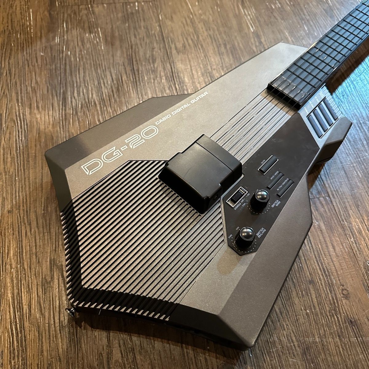 Casio DG-20 Vintage 80 s Digital MIDI Controller Guitar Synthesizer カシオ エレキギター シンセサイザー