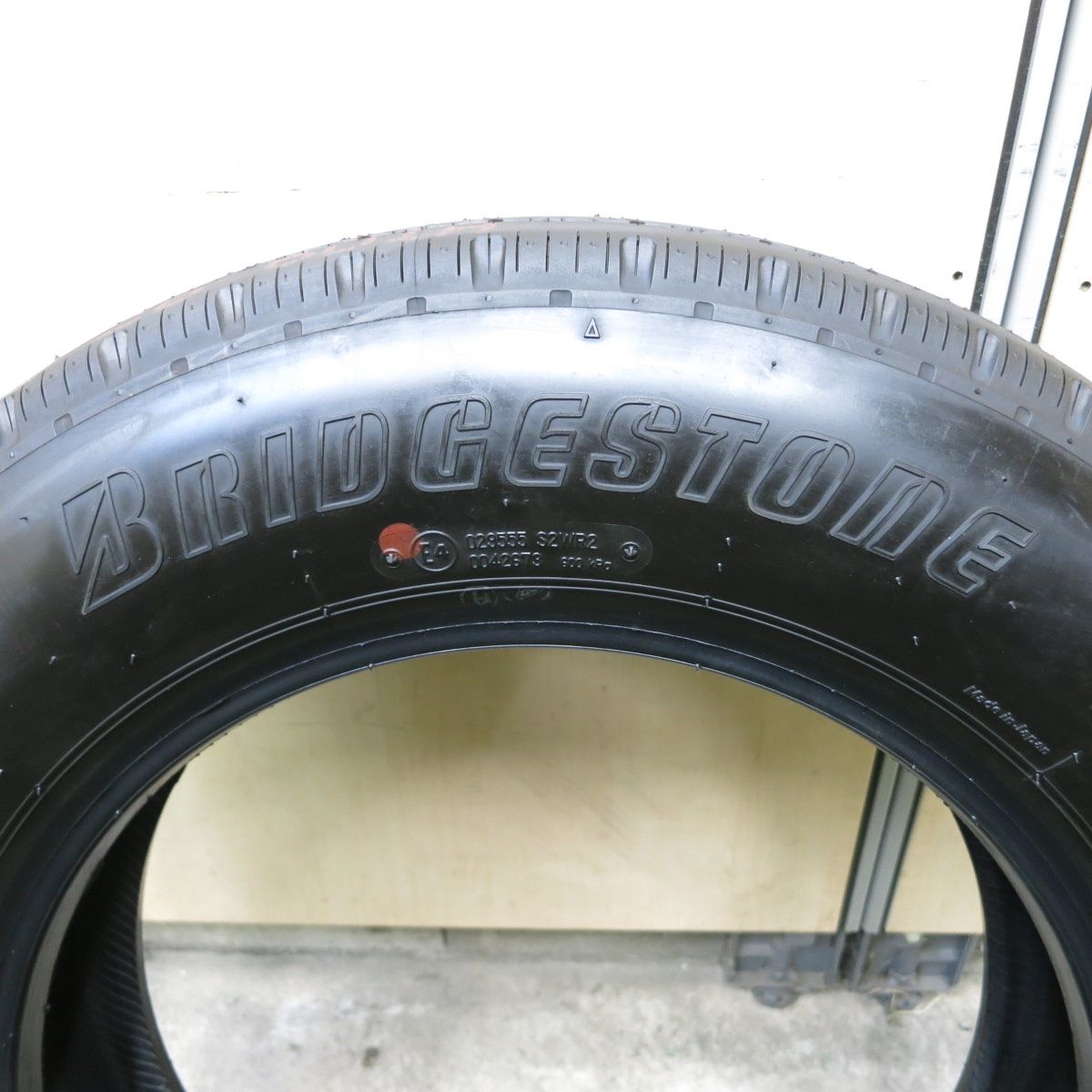新車外し品 175/75R15 103/101N ブリヂストン R202 2本 新車外し！24年！1本☆トラック タイヤ 175/75R15 103/101N