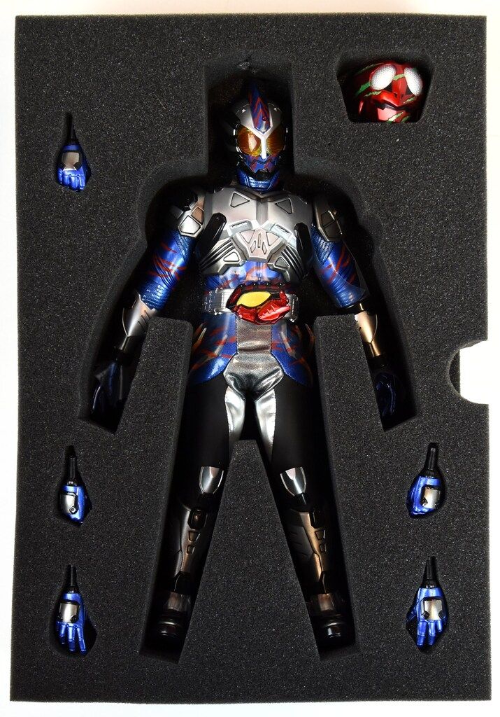 フィギュア メディコム・トイ RAH GENESIS 仮面ライダーアマゾンズ
