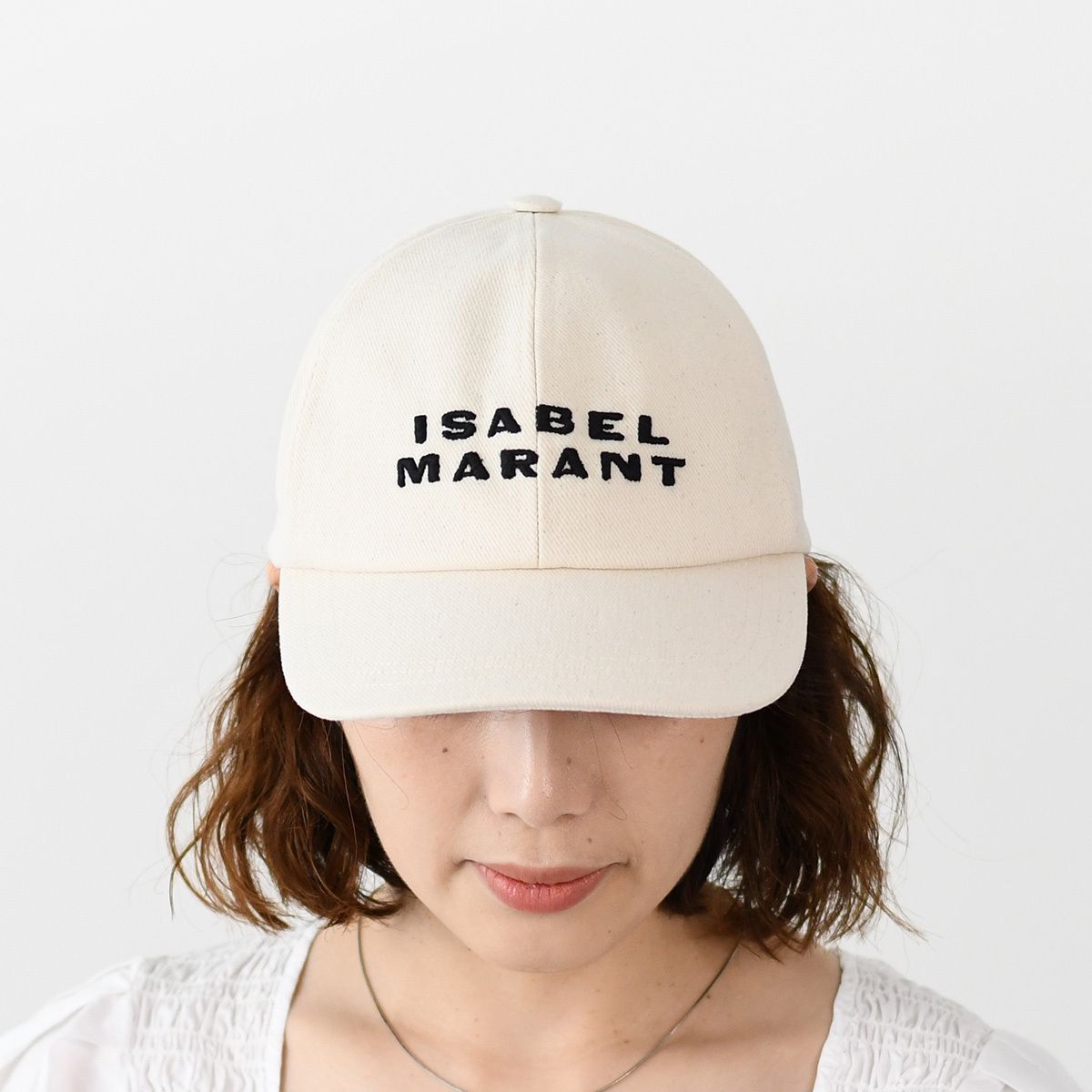 【国内即発】ISABEL MARANT TYRON キャスケット Tyron Cap Woman black and ecru | ISABEL MARANT Official