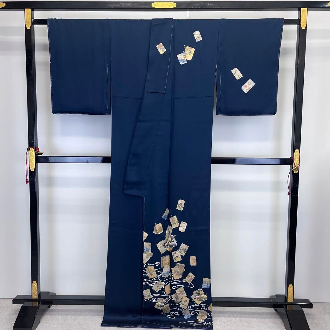 付下げ 四角の中に花模様 流水 椿 菊 萩 金駒刺繍 濃紺色 K-3851  